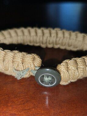 Paracord Survival Bracelet – Tan w/ Button Closure